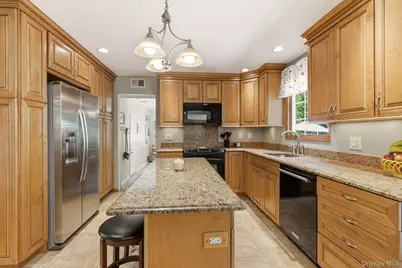 1 Regal Court, Saint James, NY 11780 - Photo 17