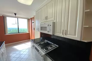 270-10 Grand Central Pkwy, Floral Park, NY 11005 - Photo 13