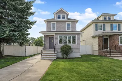 332 Willowbrook, New York, NY 10314 - Photo 1