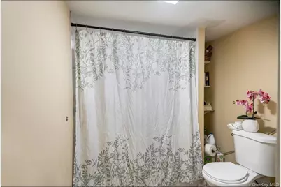 47 Bushwick Avenue, Brentwood, NY 11717 - Photo 17