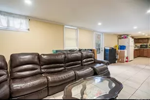 47 Bushwick Ave, Brentwood, NY 11717 - Photo 15