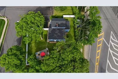 2 Taft Avenue, Islip, NY 11751 - Photo 29
