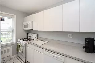 71-15 252nd St, Bellerose, NY 11426 - Photo 11