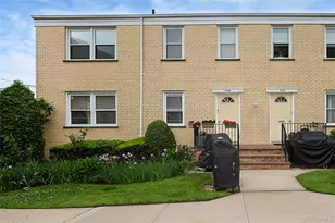 71-15 252nd St, Bellerose, NY 11426 - Photo 3