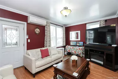 95-20 239th Street, Floral Park, NY 11001 - Photo 5