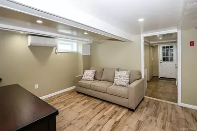 95-20 239th Street, Floral Park, NY 11001 - Photo 27