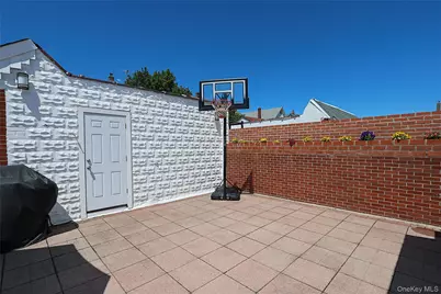 95-20 239th Street, Floral Park, NY 11001 - Photo 39