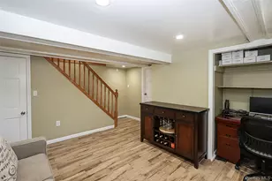 9520 239th St, Floral Park, NY 11001 - Photo 29