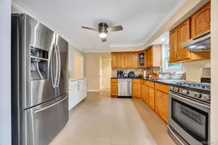 5 E Grove St, Massapequa, NY 11758 - Photo 13