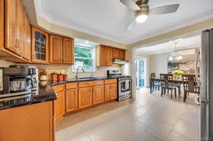 5 E Grove St, Massapequa, NY 11758 - Photo 11