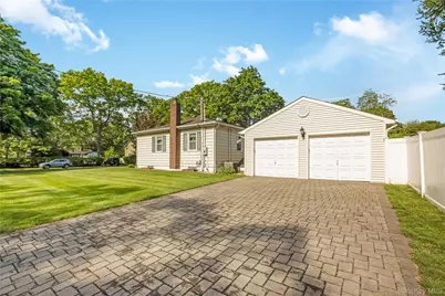 85 Wayne Street, Hauppauge, NY 11788 - Photo 5