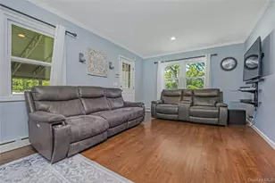 85 Wayne St, Hauppauge, NY 11788 - Photo 13