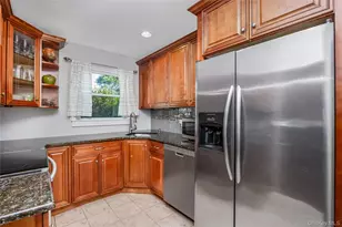85 Wayne St, Hauppauge, NY 11788 - Photo 11