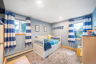 16 Valley Street, Ronkonkoma, NY 11779 - Photo 25