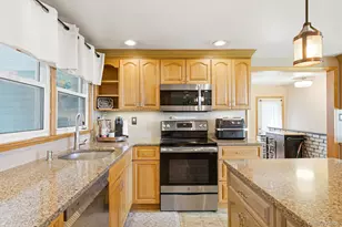 16 Valley St, Ronkonkoma, NY 11779 - Photo 13