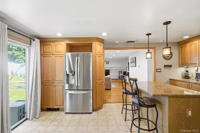 16 Valley Street, Ronkonkoma, NY 11779 - Photo 17