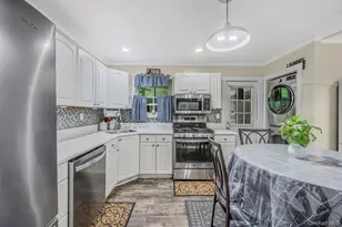 49 Washington Ave, Mastic Beach, NY 11951 - Photo 9