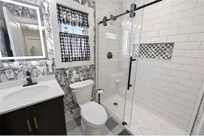 72 E Hitchcock Avenue, Floral Park, NY 11001 - Photo 13
