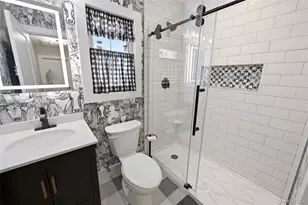 72 E Hitchcock Ave, Floral Park, NY 11001 - Photo 13