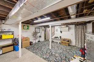 72 E Hitchcock Ave, Floral Park, NY 11001 - Photo 25