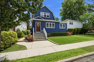 72 E Hitchcock Ave, Floral Park, NY 11001 - Photo 27