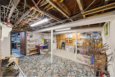 72 E Hitchcock Avenue, Floral Park, NY 11001 - Photo 19