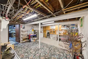 72 E Hitchcock Ave, Floral Park, NY 11001 - Photo 19