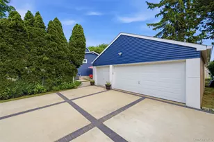 72 E Hitchcock Ave, Floral Park, NY 11001 - Photo 21