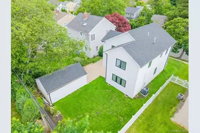 105 Moore Street, New Hyde Park, NY 11040 - Photo 3