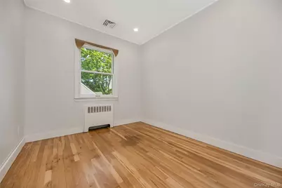 233 Walnut Street, Massapequa Park, NY 11762 - Photo 15