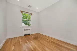 233 Walnut St, Massapequa Park, NY 11762 - Photo 15