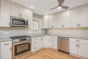 233 Walnut St, Massapequa Park, NY 11762 - Photo 11