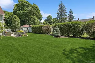 29 Three Sisters Rd, Saint James, NY 11780 - Photo 9