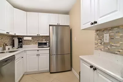 21 Fairview Avenue #717, Tuckahoe, NY 10707 - Photo 5