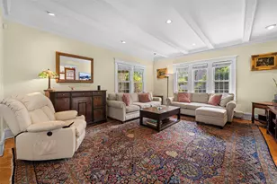 51 Maple Dr, Great Neck, NY 11021 - Photo 5