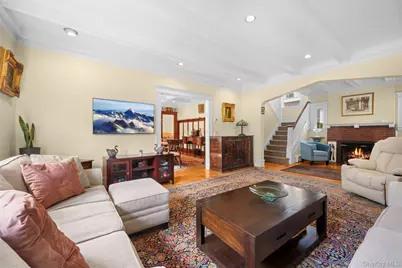 51 Maple Drive, Great Neck, NY 11021 - Photo 7