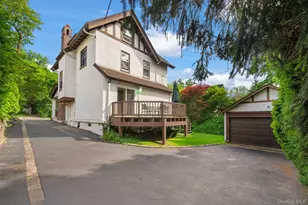 51 Maple Dr, Great Neck, NY 11021 - Photo 25