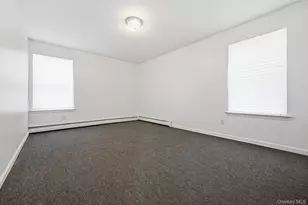 390 Atlantic St, Copiague, NY 11726 - Photo 23