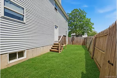390 Atlantic Street, Copiague, NY 11726 - Photo 3