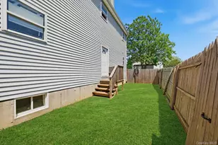 390 Atlantic St, Copiague, NY 11726 - Photo 3