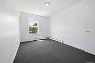 390 Atlantic St, Copiague, NY 11726 - Photo 13
