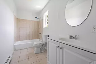 390 Atlantic St, Copiague, NY 11726 - Photo 11
