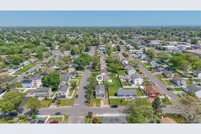 390 Atlantic Street, Copiague, NY 11726 - Photo 7