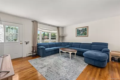 40 Alden Avenue, West Islip, NY 11795 - Photo 3