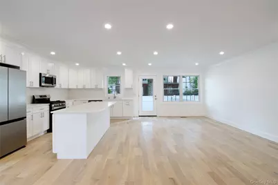 30 Kirkwood #B, Port Washington, NY 11050 - Photo 7