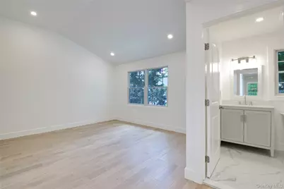 30 Kirkwood #B, Port Washington, NY 11050 - Photo 17