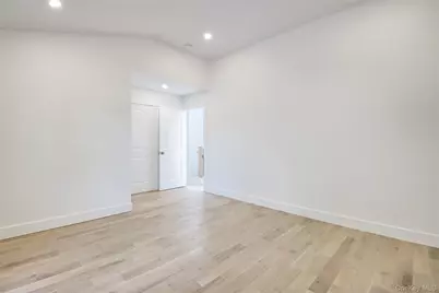 30 Kirkwood #B, Port Washington, NY 11050 - Photo 23