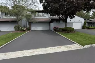 83 Foxwood Dr, Jericho, NY 11753 - Photo 3