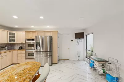 83 Foxwood Drive, Jericho, NY 11753 - Photo 9