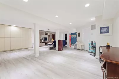 83 Foxwood Drive, Jericho, NY 11753 - Photo 27